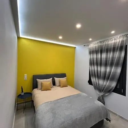 Black Eagle Apartment *