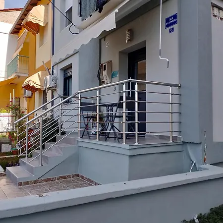 Black Eagle Apartment *
